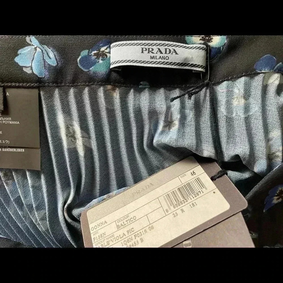 Prada pleated floral skirt sz 46 - Picture 7 of 7